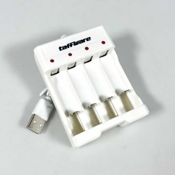 Taffware Charger Baterai 4 Slot AA AAA Ni-MH Ni-CD USB Plug - B-04