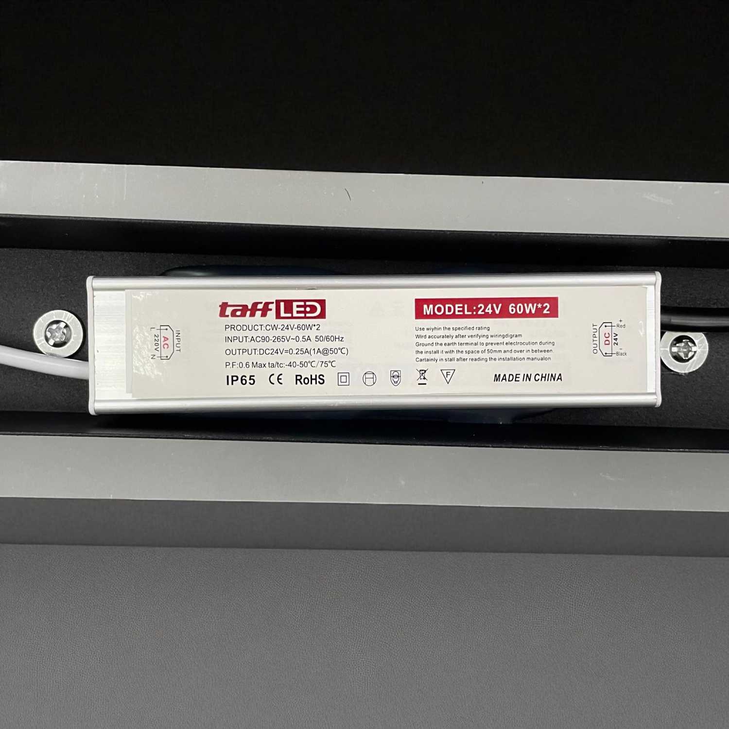 ginee_20251210150632849_2018671323.jpg TaffLED Lampu Dinding Hias Outdoor Long Strip LED 3in1 Color - ISN-31