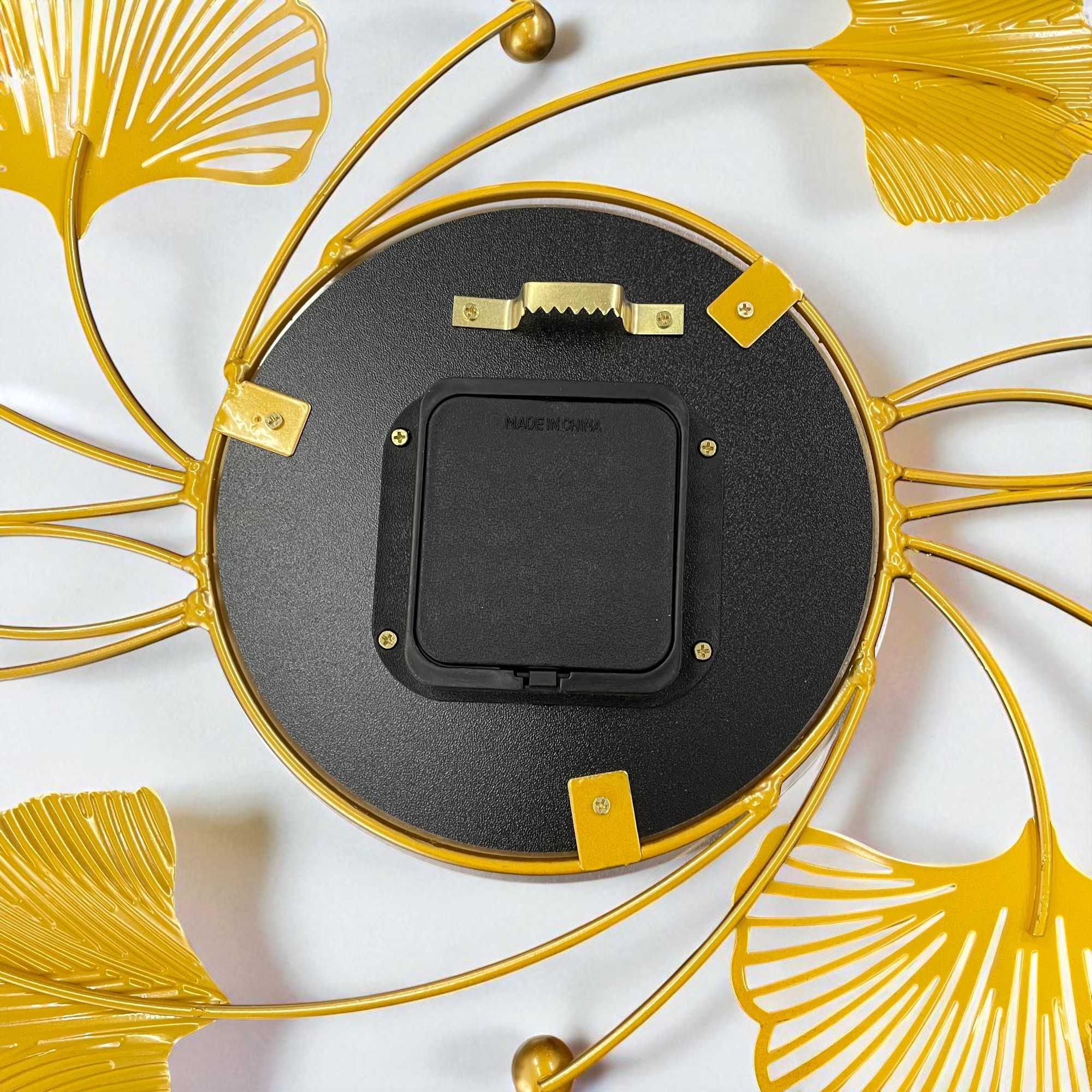 ginee_20260120183406757_3484808618.jpg TaffHOME Jam Dinding Besi Elegan Ginkgo Biloba Silent Movement 80cm - 2873