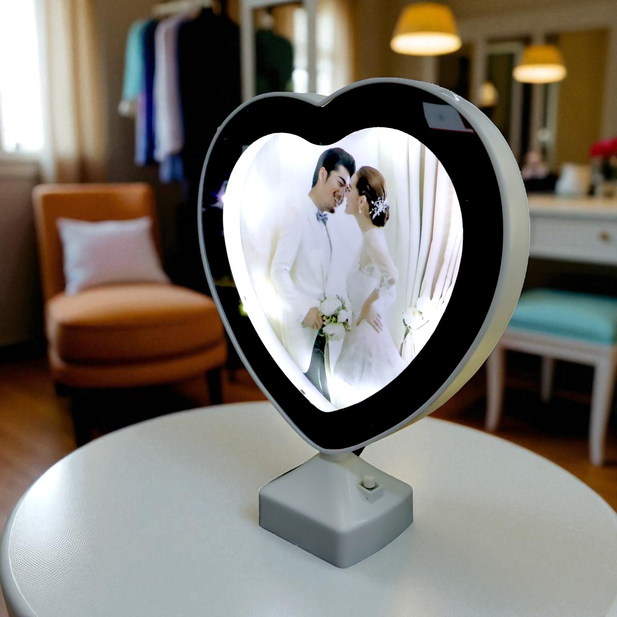 TaffHOME Cermin Make Up Heart Shaped Magic Mirror Table LED - L-223