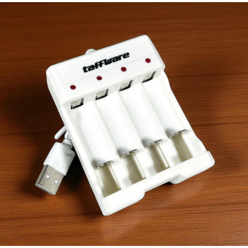 taffware-charger-baterai-4-slot-aa-aaa-ni-mh-ni-cd-usb-plug-b-04 Taffware Charger Baterai 4 Slot AA AAA Ni-MH Ni-CD USB Plug - B-04