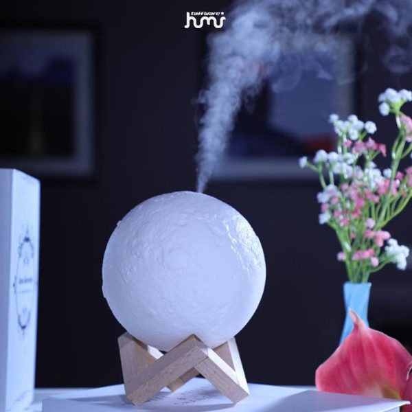 ginee_20260929152033485_1716774984.jpg Taffware HUMI Air Humidifier Ultrasonic 3D Moon RGB Night Light 880ml - AX-08